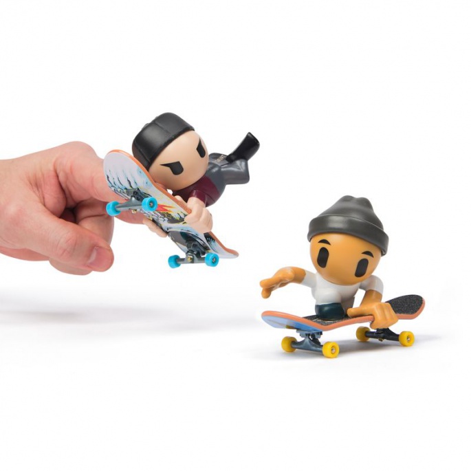 Tech Deck SK8 Crew fingerboard con figura doppia confezione cappello grigio e cappellino nero