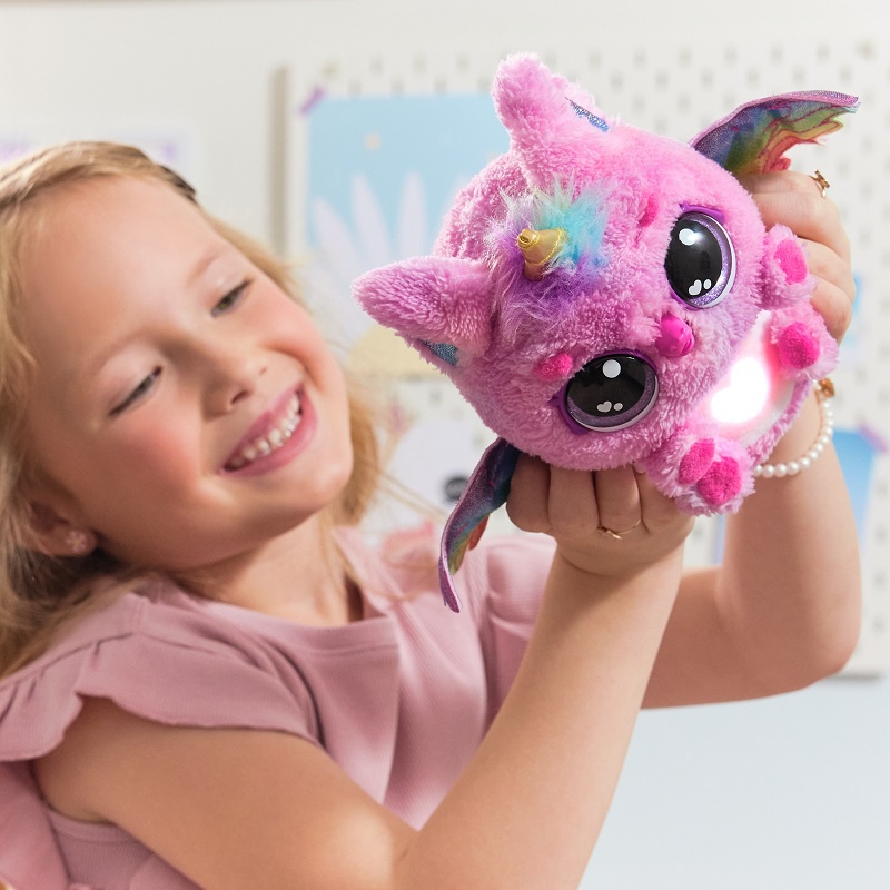Hatchimals unicorno interattivo che si schiude