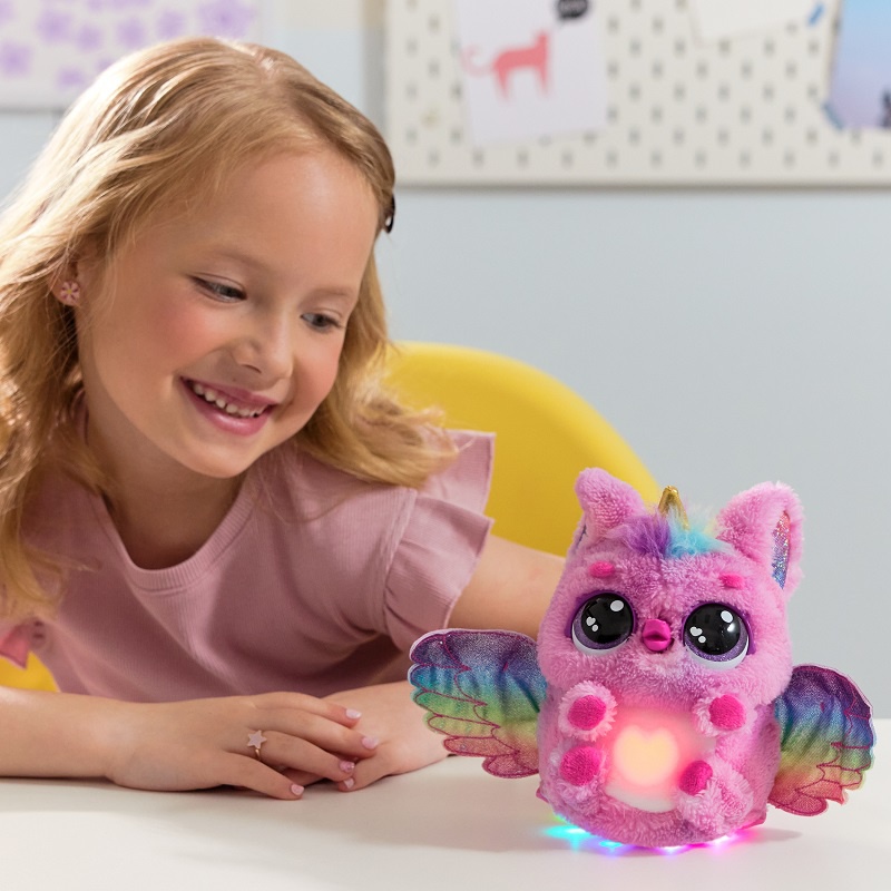 Hatchimals unicorno interattivo che si schiude