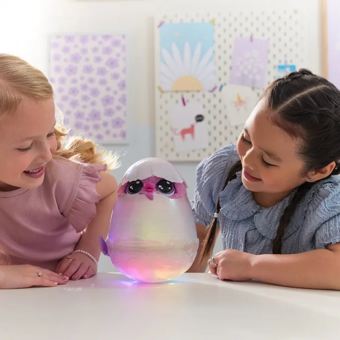 Hatchimals unicorno interattivo che si schiude