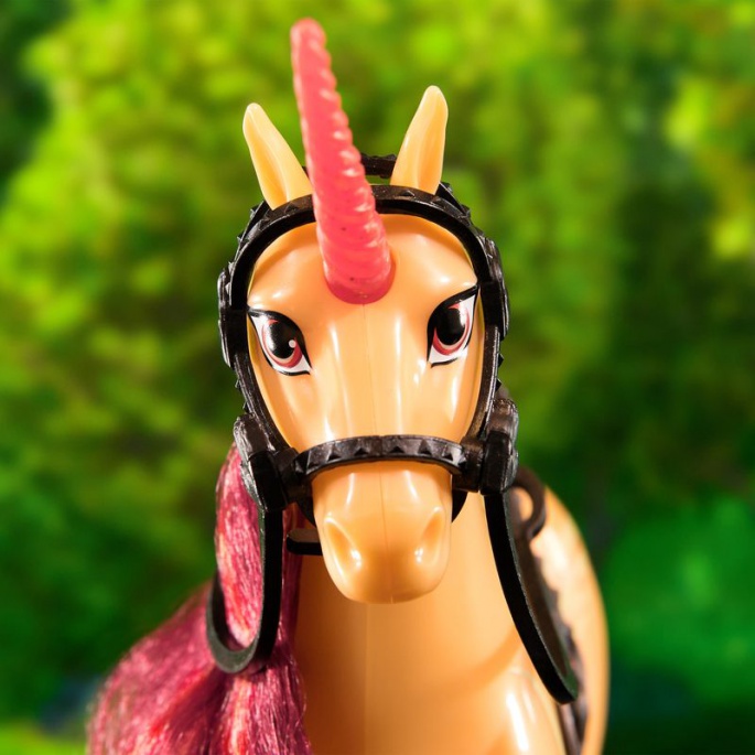 Unicorn Academy pettina l'unicorno Cinder di 24 cm