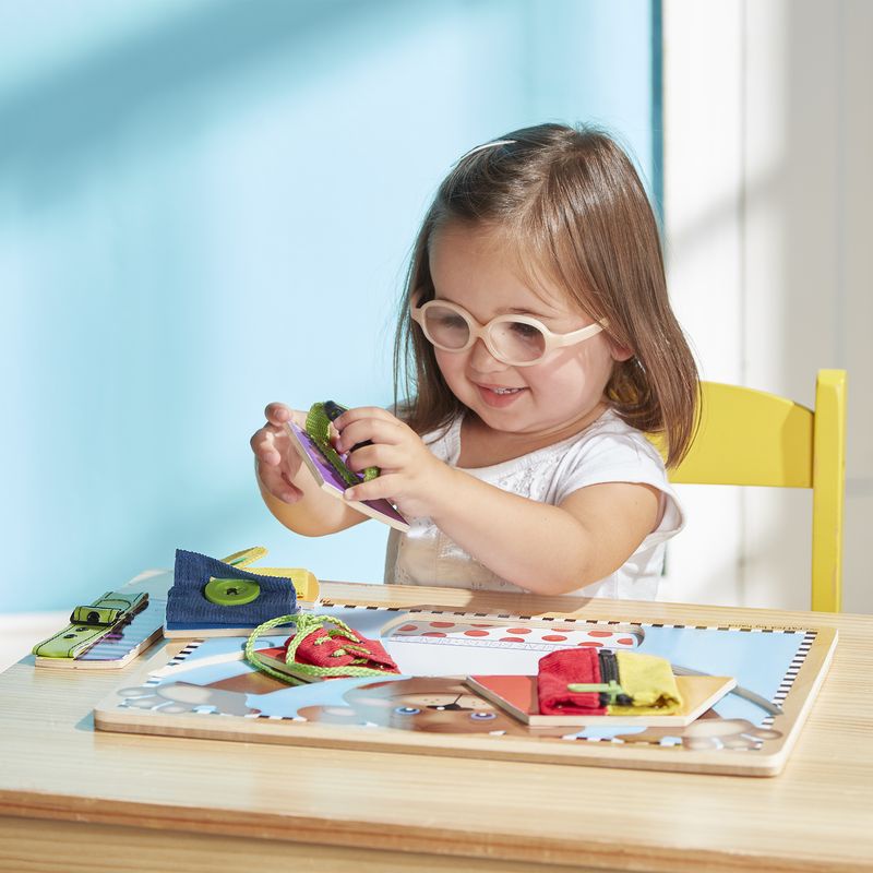 Melissa & Doug corso base per vestirsi