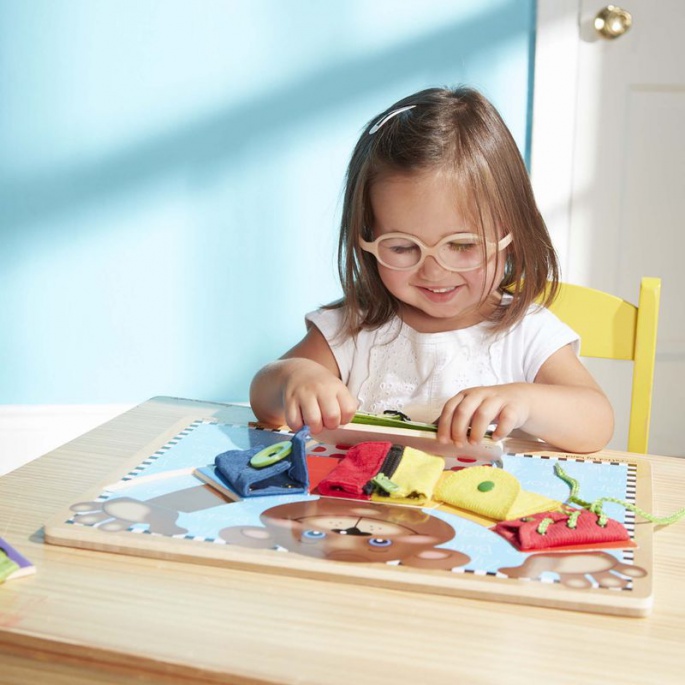 Melissa & Doug corso base per vestirsi