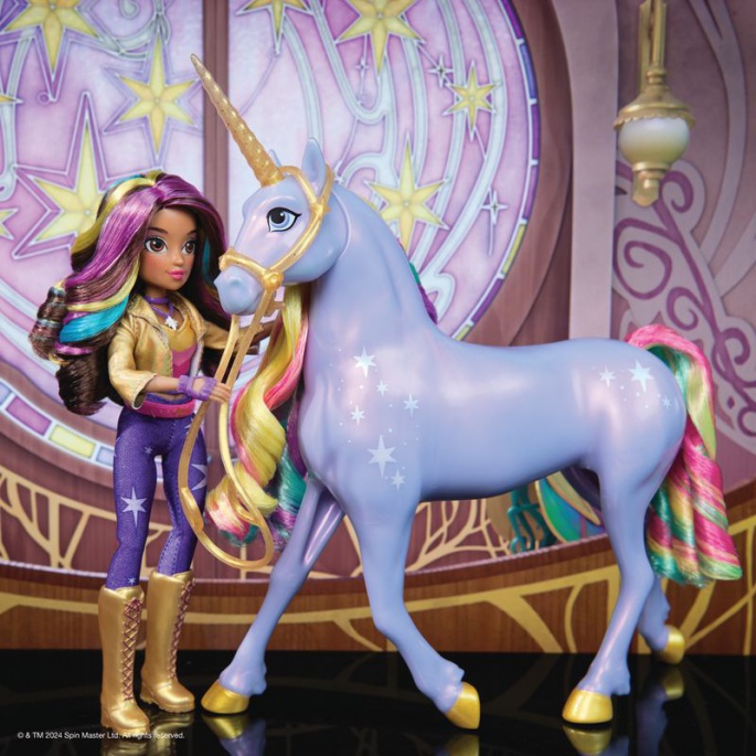Set vantaggioso: Unicorn Academy unicorno luminoso Wildstar 28 cm e Sophia 24 cm + collana con anello