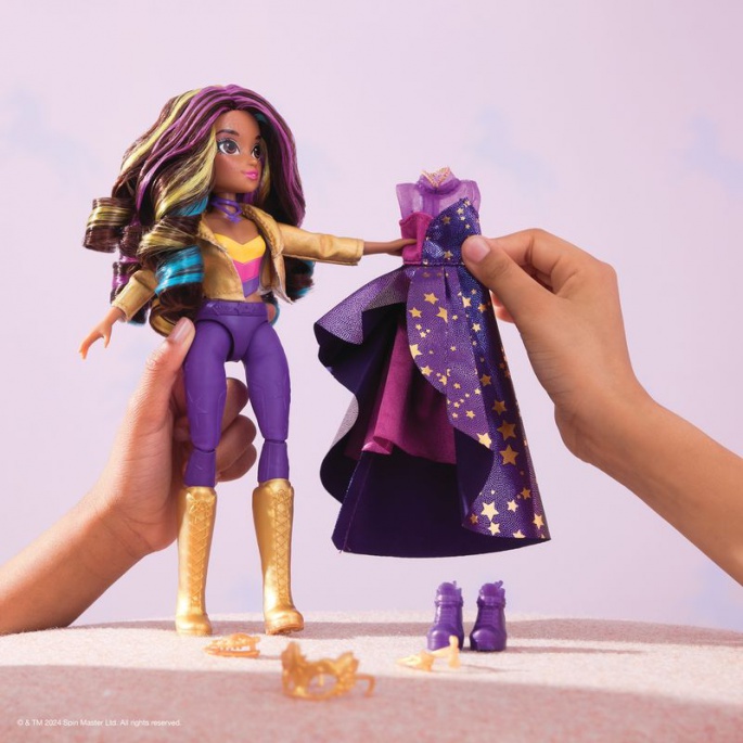 Set conveniente: Unicorn Academy deluxe bambola Sophia 24 cm + collana con anello