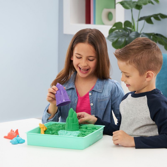 Kinetic Sand scatola di sabbia liquida con base verde