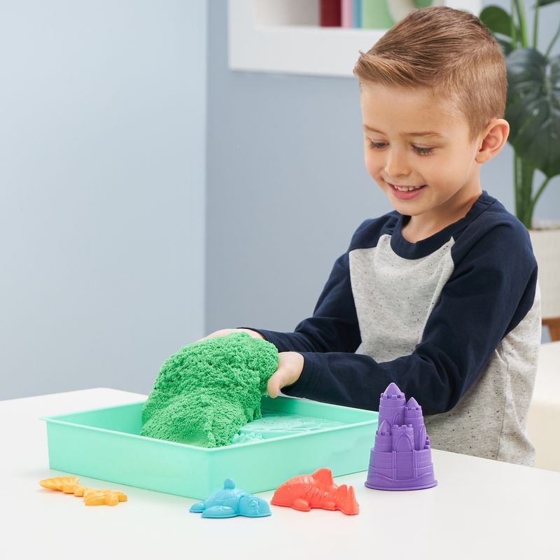 Kinetic Sand scatola di sabbia liquida con base verde