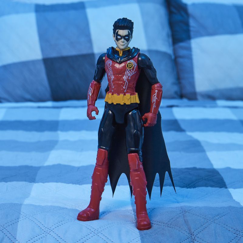 Robin figura rossa 30 cm