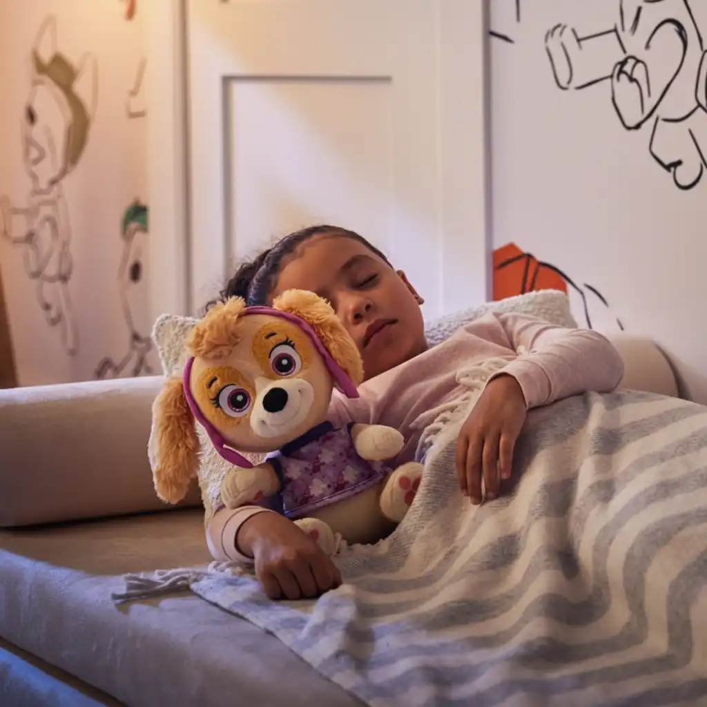 Facile trasformazione dell’uniforme in pigiama tramite velcro