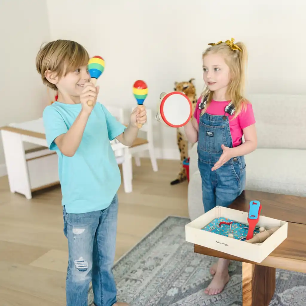 Strumenti in legno dettagliatamente lavorati per un'esperienza musicale perfetta per i tuoi bambini.