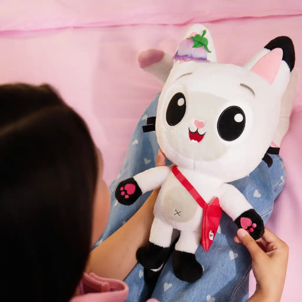 Sviluppa la fantasia dei bambini con il personaggio preferito della serie.