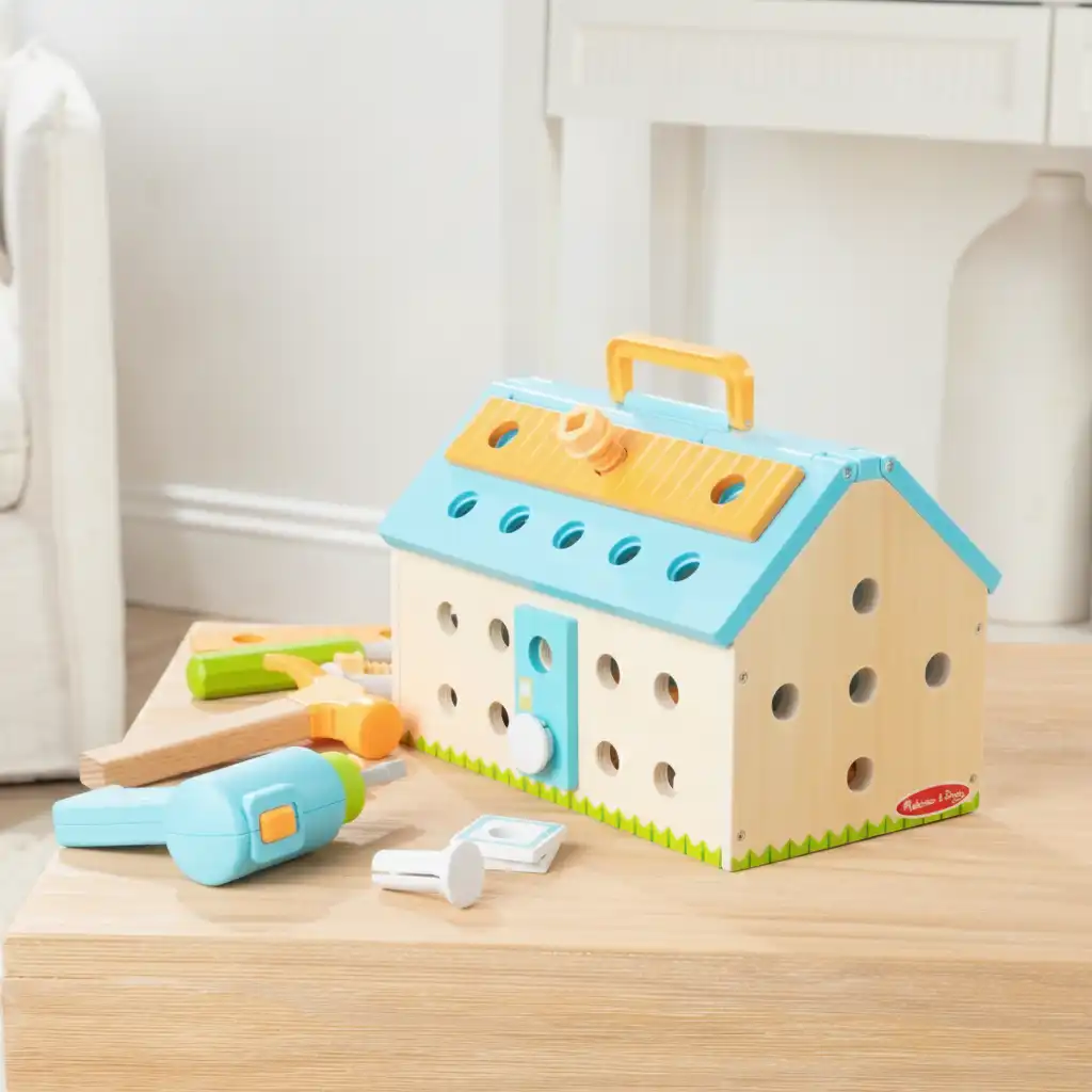 Supporto alla creatività dei bambini nel progettare la propria casetta.
